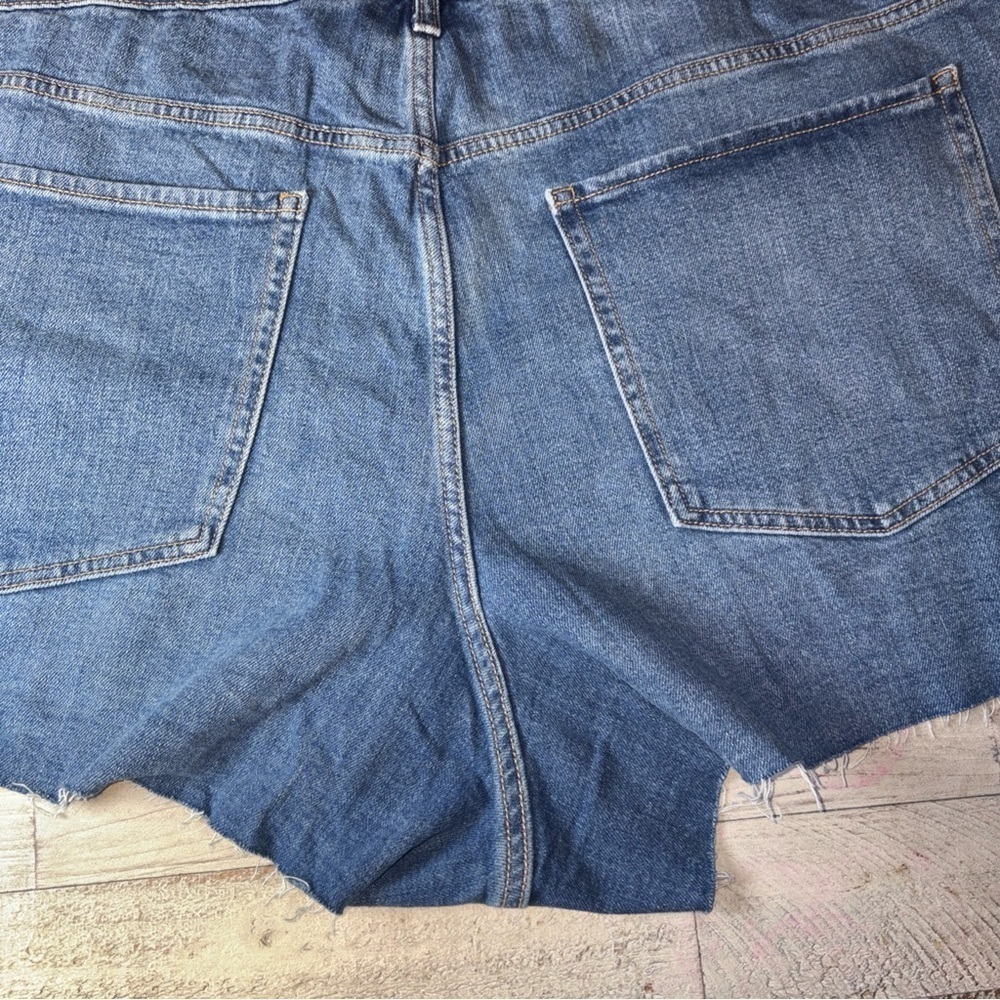 Old Navy Women's Size 26 Denim Shorts O.G. Straight Blue Regular Distressed - Picture 16 of 16